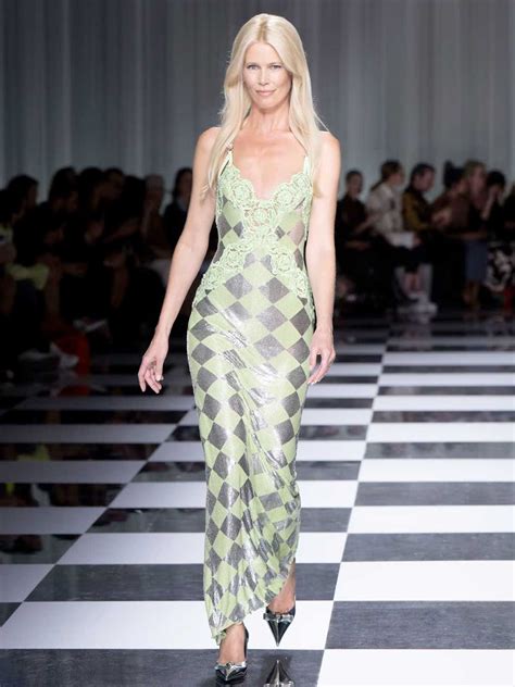 sfilata versace primavera estate 2024|Versace Spring.